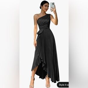 Elegant Black Pleated Evening Dress size 2 NEW